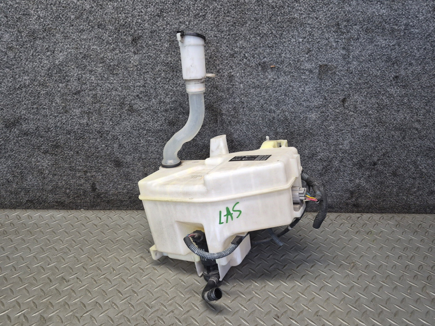 07-12 Lexus UVF46L LS600h LS460 Windshield Washer Reservoir Tank w Pump OEM