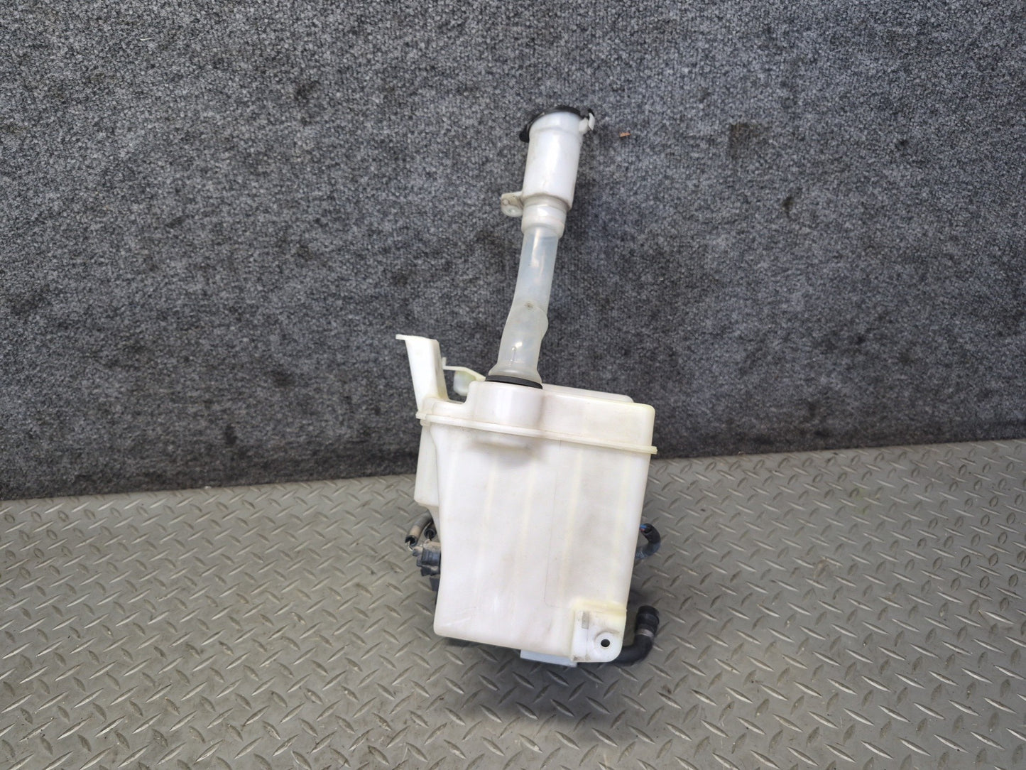 07-12 Lexus UVF46L LS600h LS460 Windshield Washer Reservoir Tank w Pump OEM