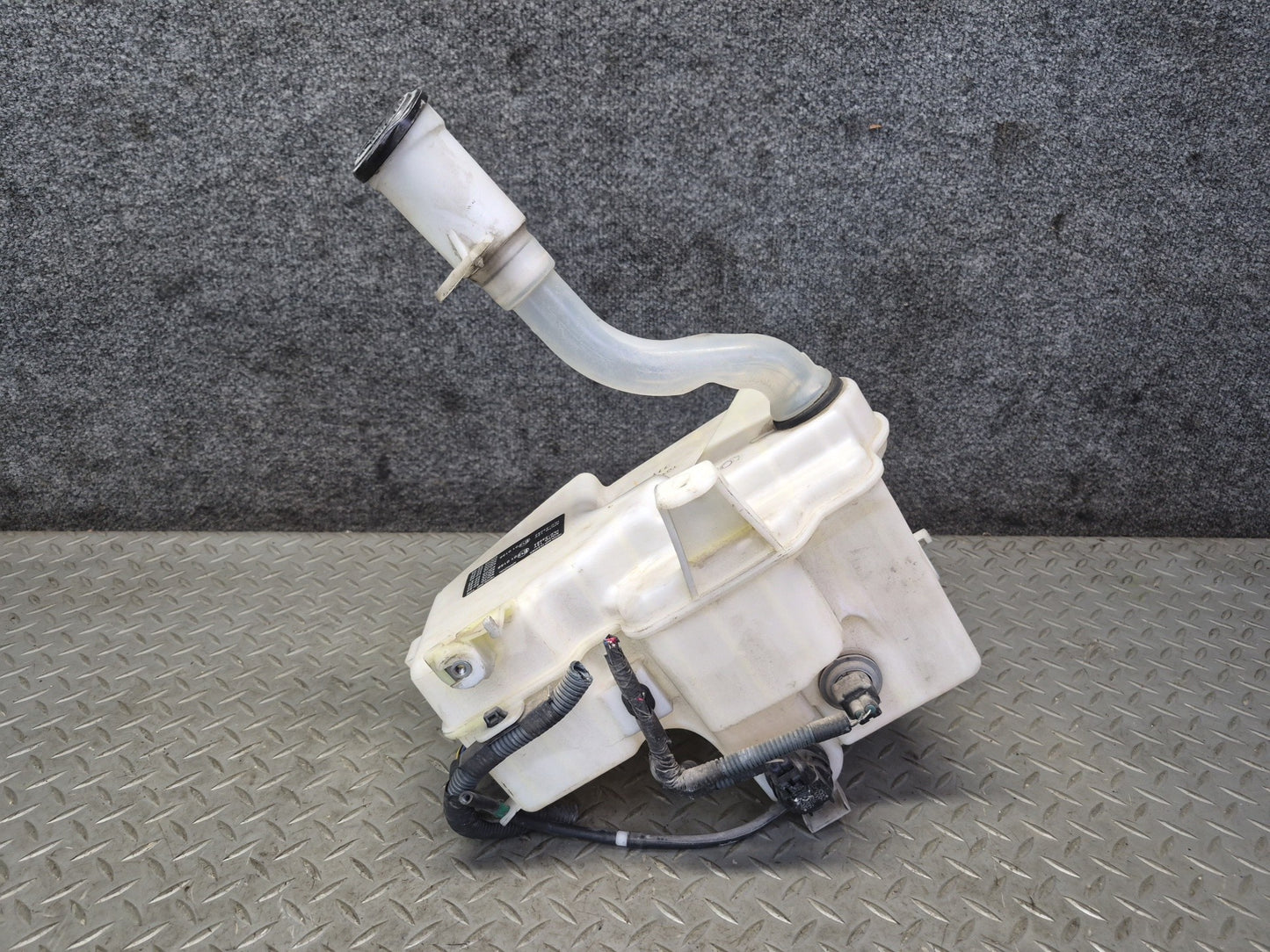 07-12 Lexus UVF46L LS600h LS460 Windshield Washer Reservoir Tank w Pump OEM