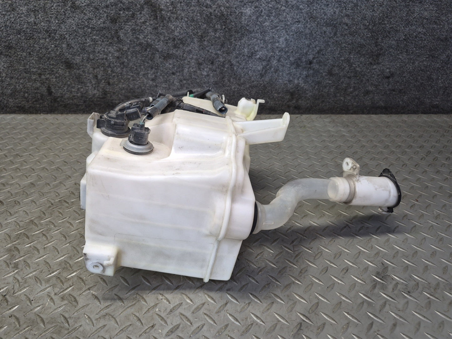 07-12 Lexus UVF46L LS600h LS460 Windshield Washer Reservoir Tank w Pump OEM