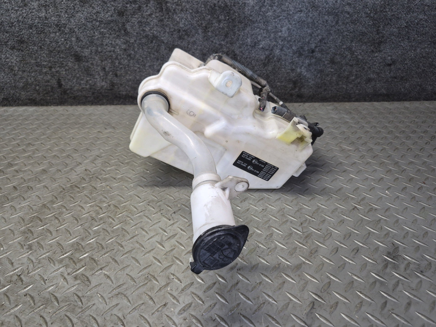 07-12 Lexus UVF46L LS600h LS460 Windshield Washer Reservoir Tank w Pump OEM