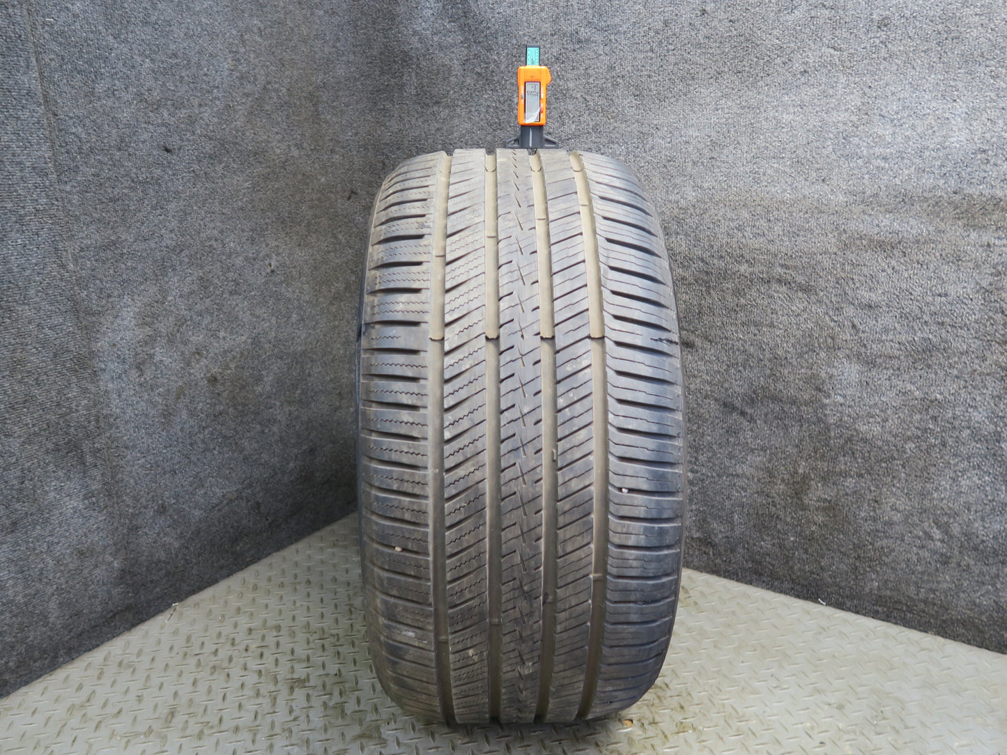 Set of 2 Vredestein Hypertrac A/S Tire 275/35 R19 96Y 3824 9/32 10/32 Tread