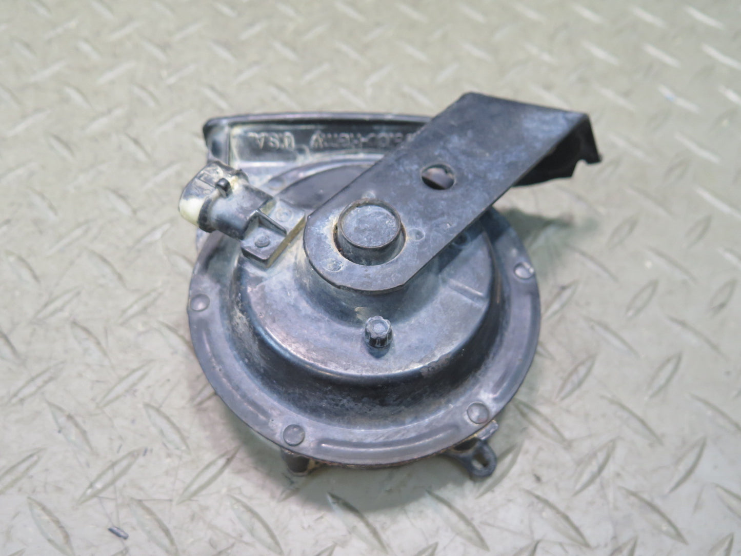 84-96 Chevrolet Corvette C4 A  Note Horn Signal OEM
