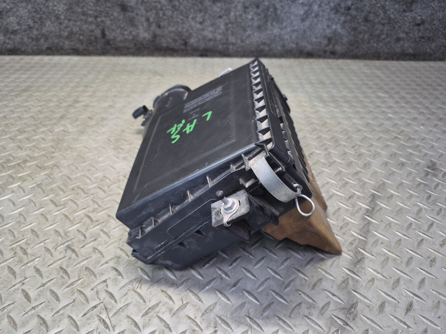 07-12 Lexus UVF46L LS600h LS460 Right Air Intake Cleaner Filter Box w MAF Sensor