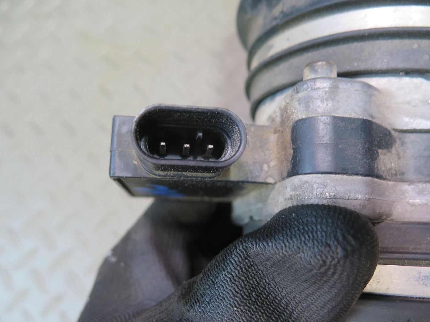 94-96 Chevrolet Corvette C4 Mass Air Flow Meter MAF Sensor w Air Ducts OEM