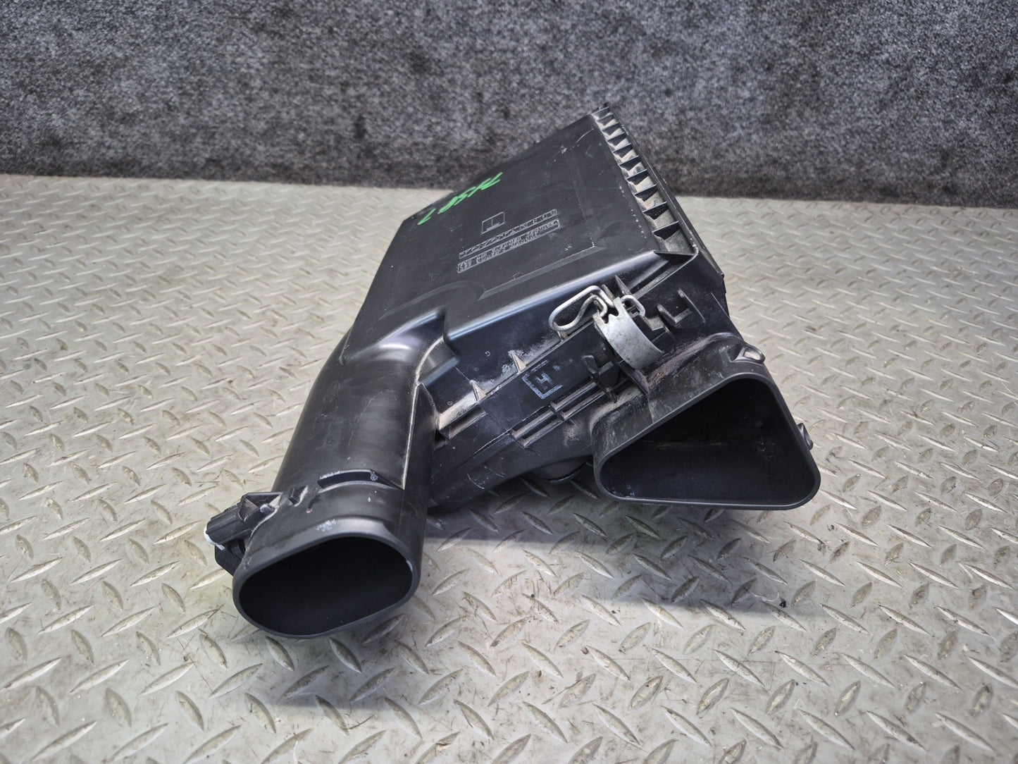 07-12 Lexus UVF46L LS600h LS460 Left Air Intake Cleaner Filter Box w MAF Sensor