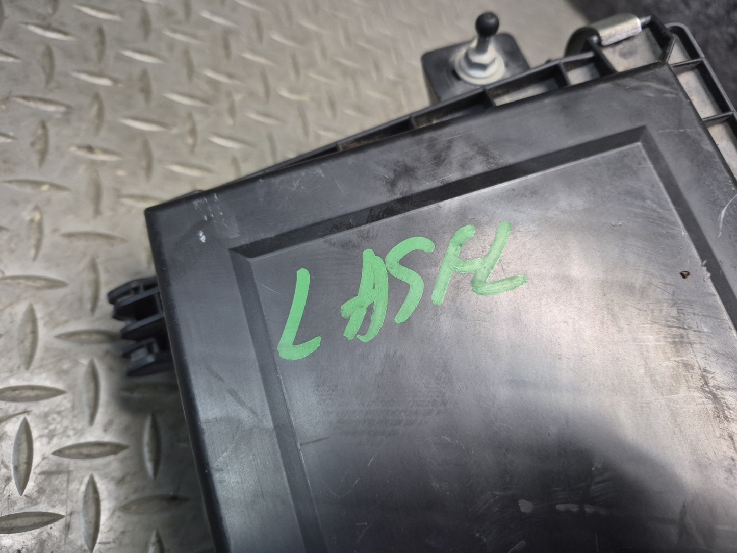07-12 Lexus UVF46L LS600h LS460 Left Air Intake Cleaner Filter Box w MAF Sensor