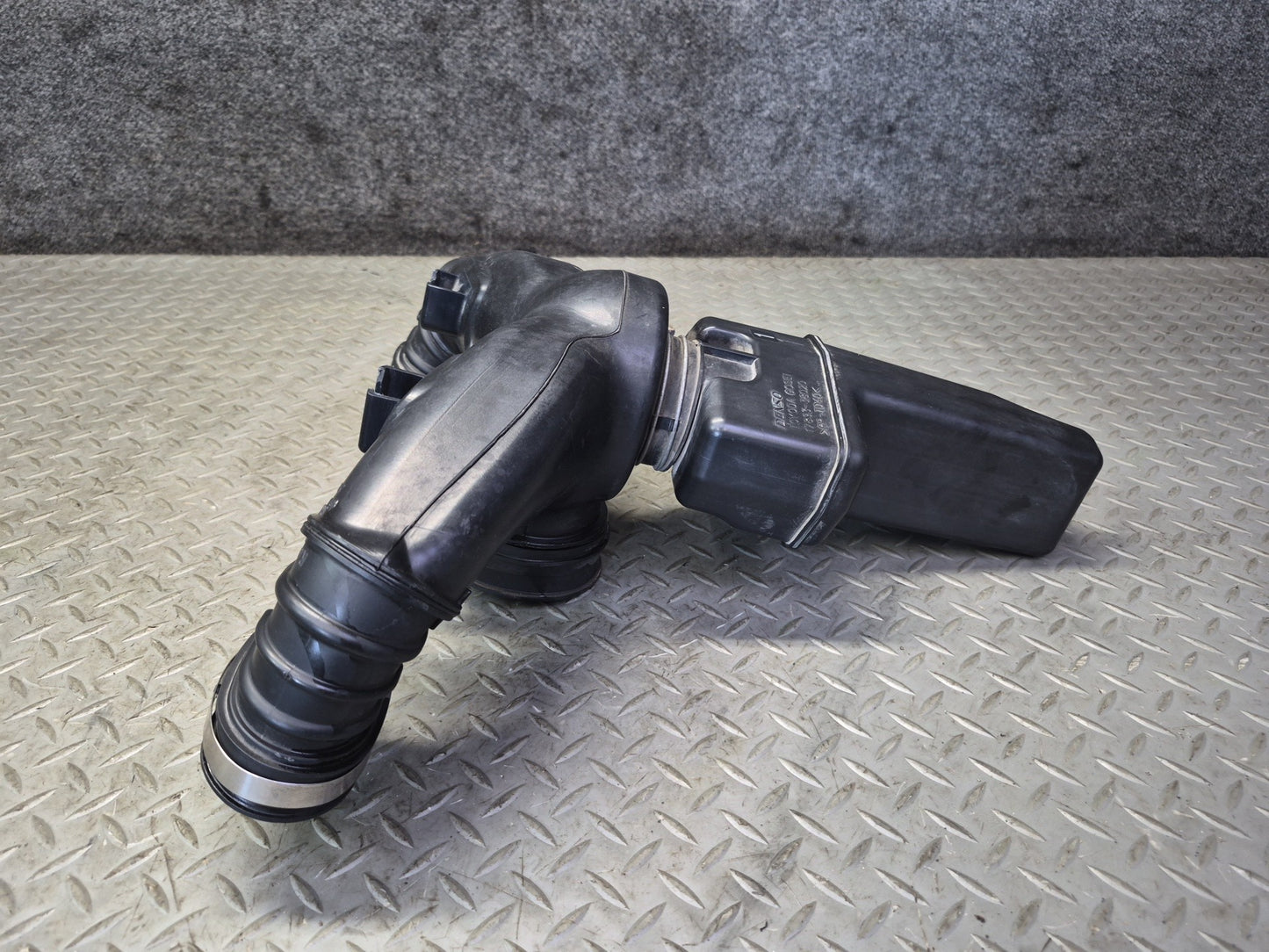 07-12 Lexus UVF46L LS600h LS460 Air Intake Cleaner Resonator Duct Hose Pipe OEM
