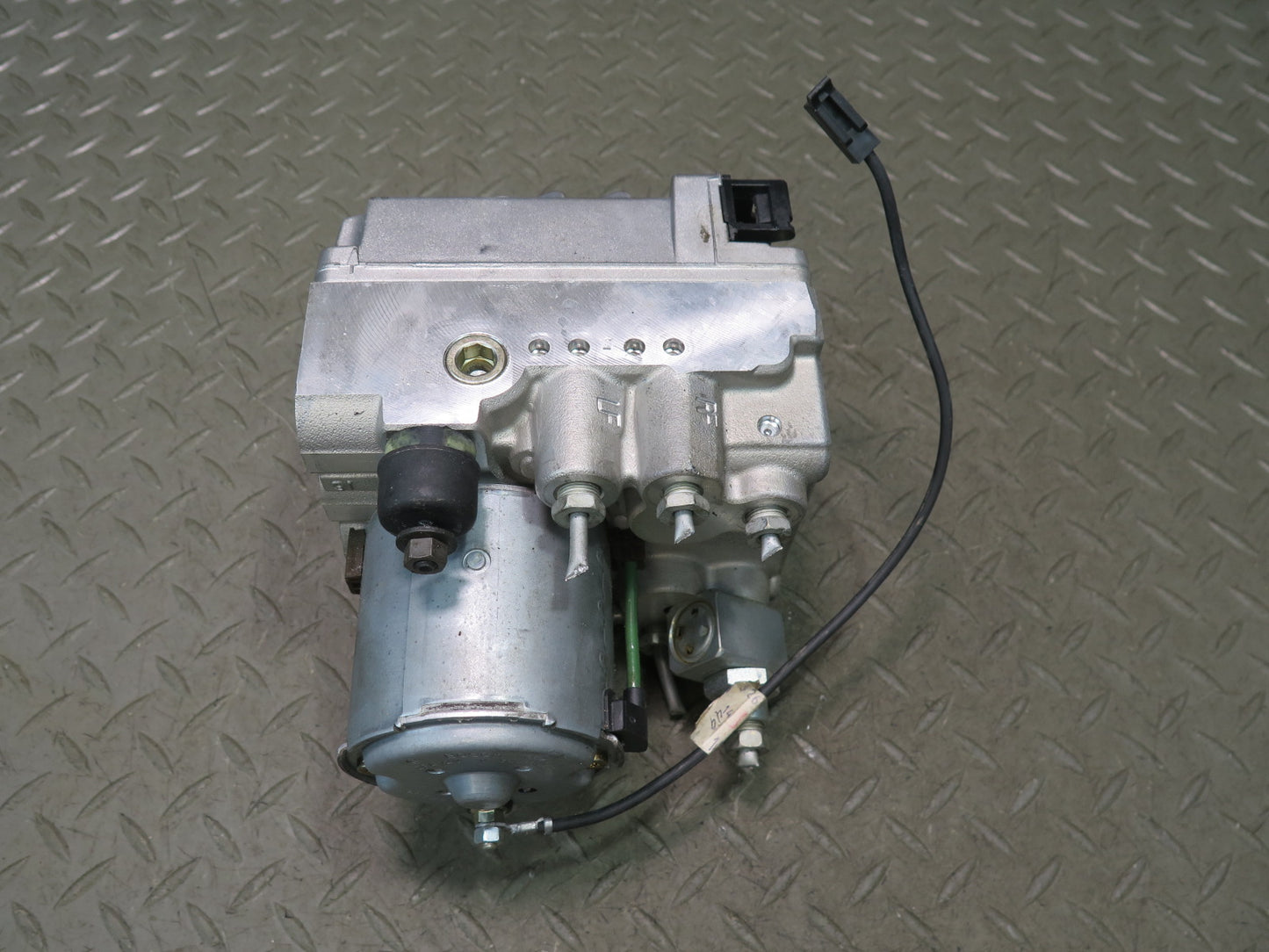 1996 Chevrolet Corvette C4 Anti Lock Brake ABS Pump Module 12525023 OEM