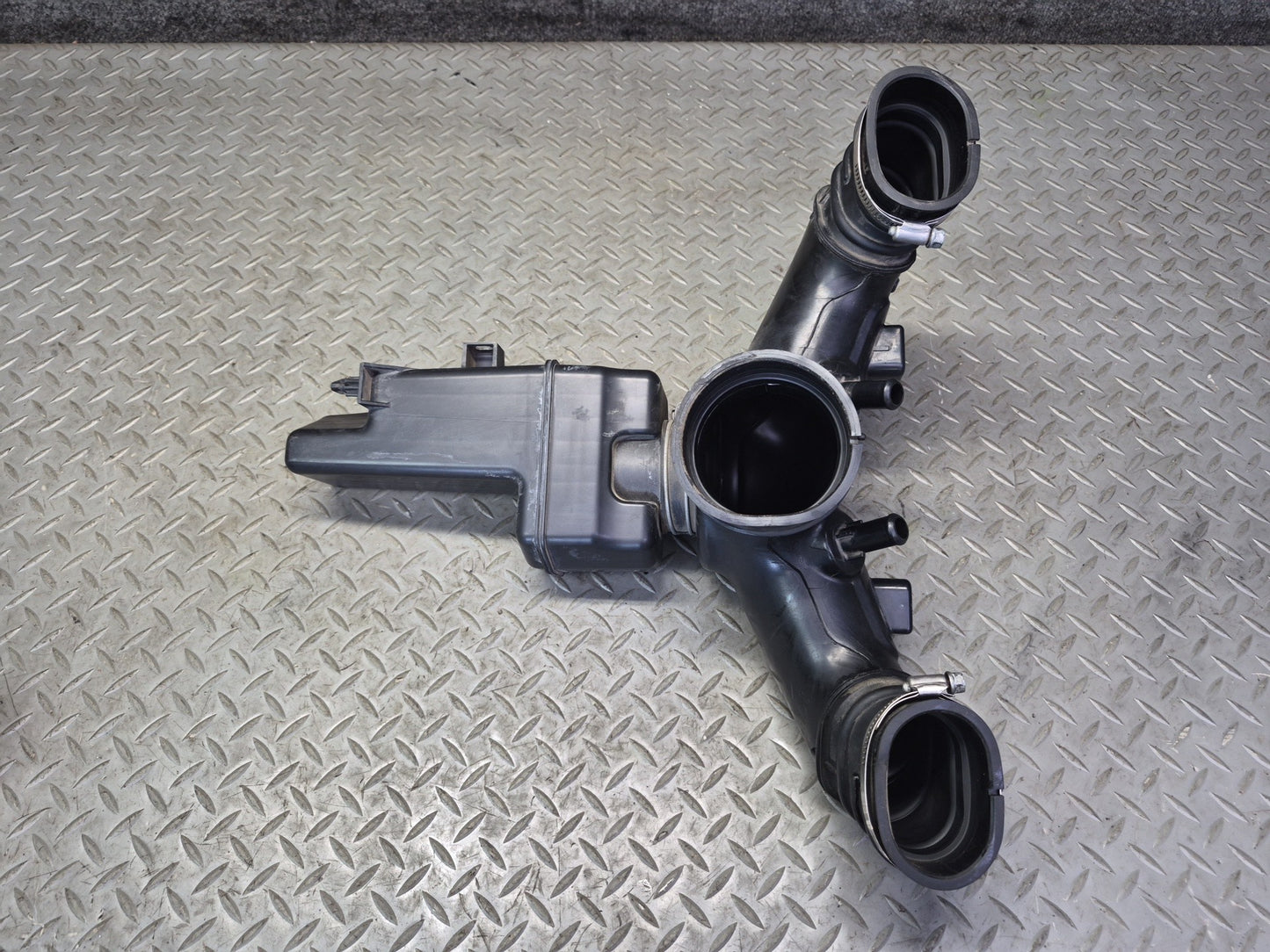 07-12 Lexus UVF46L LS600h LS460 Air Intake Cleaner Resonator Duct Hose Pipe OEM