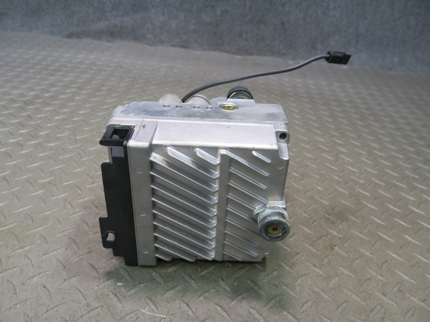 1996 Chevrolet Corvette C4 Anti Lock Brake ABS Pump Module 12525023 OEM