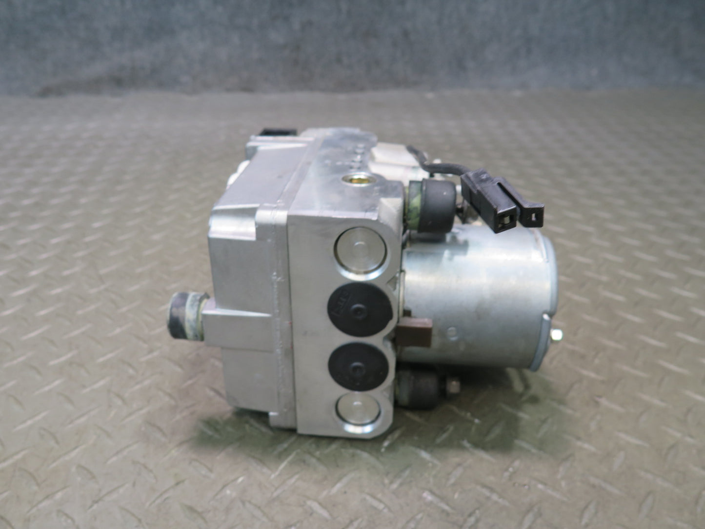 1996 Chevrolet Corvette C4 Anti Lock Brake ABS Pump Module 12525023 OEM