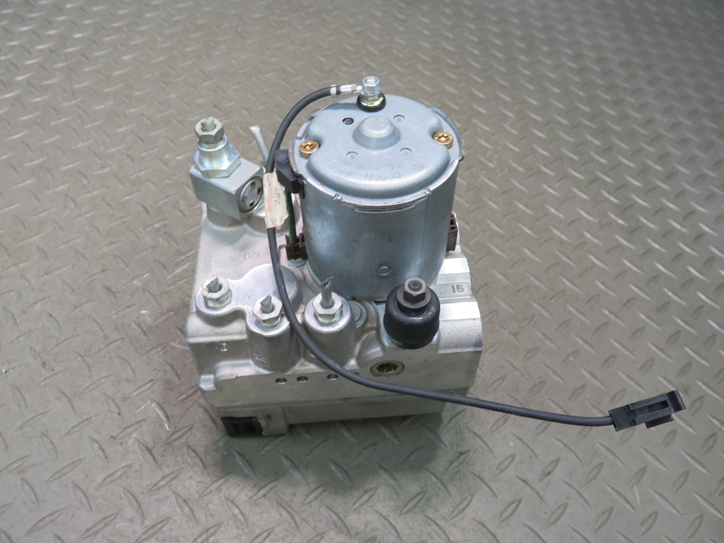 1996 Chevrolet Corvette C4 Anti Lock Brake ABS Pump Module 12525023 OEM