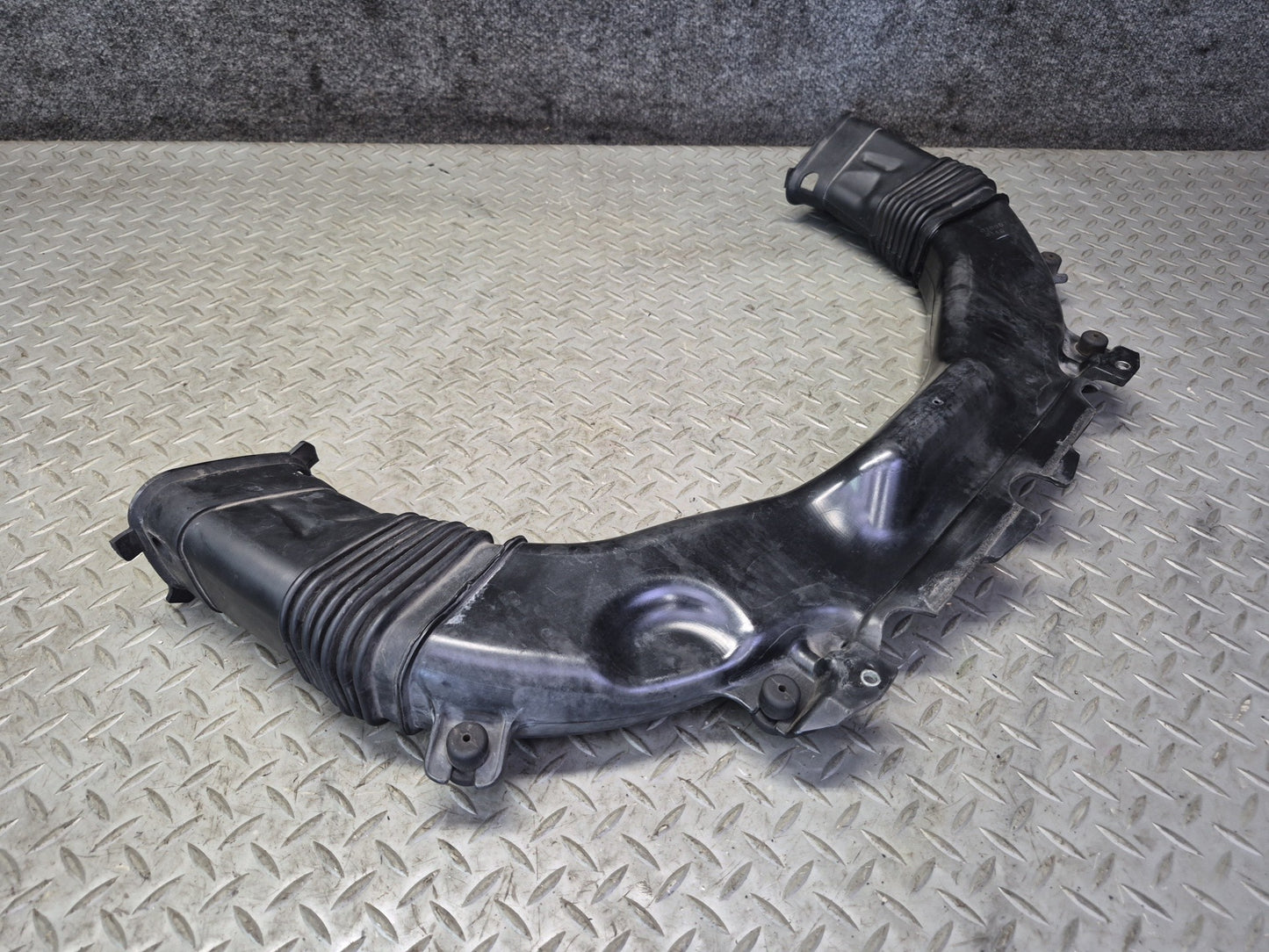 07-12 Lexus UVF46L LS600h LS460 Air Intake Cleaner Resonator Duct Hose Pipe OEM