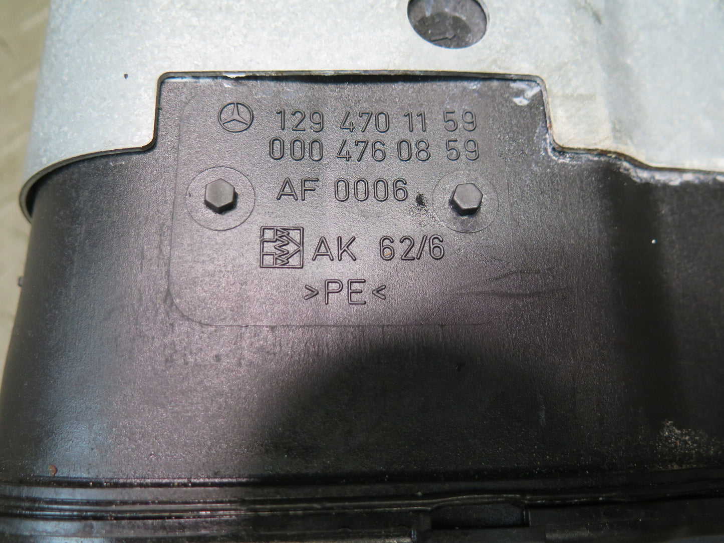 99-02 Mercedes R129 SL500 Fuel Evap Vapor Charcoal Canister 1294701159 OEM