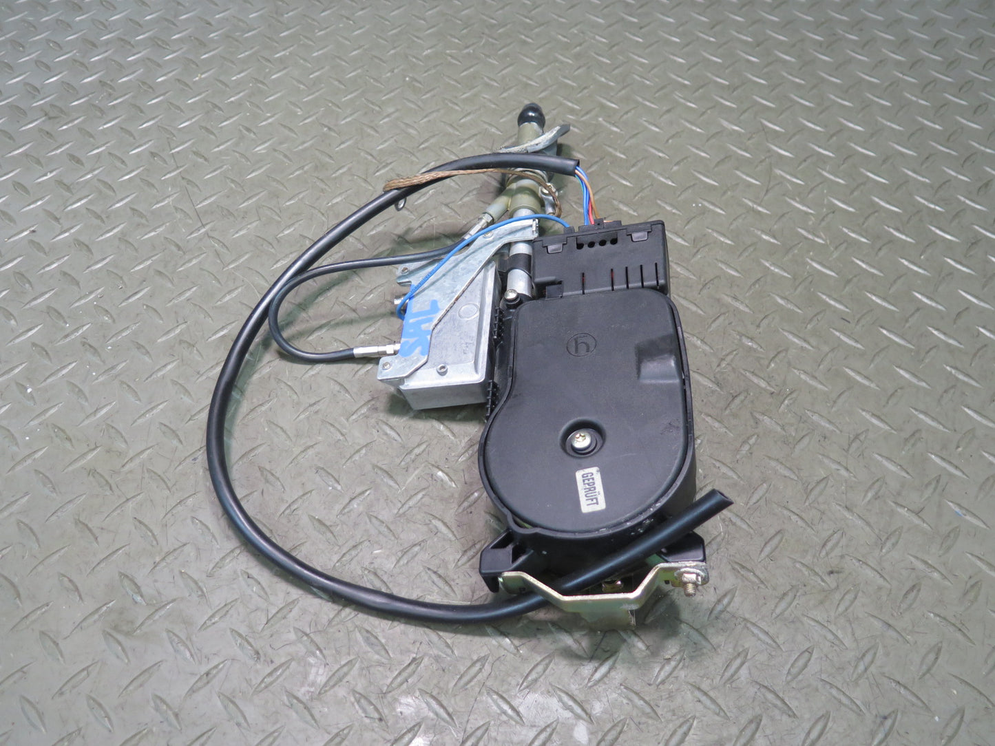 94-02 Mercedes R129 SL500 SL600 Power Radio Antenna Assembly OEM