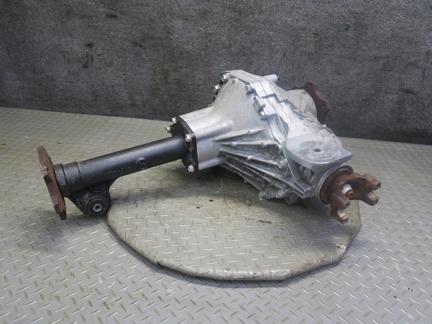2003-2007 Hummer H2 4WD 4x4 Front Differential Carrier 4.10 Ratio