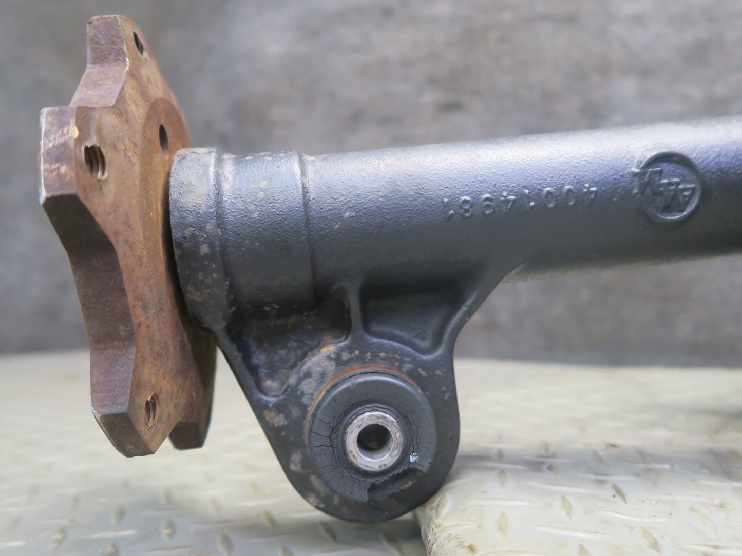 2003-2007 Hummer H2 4WD 4x4 Front Differential Carrier 4.10 Ratio