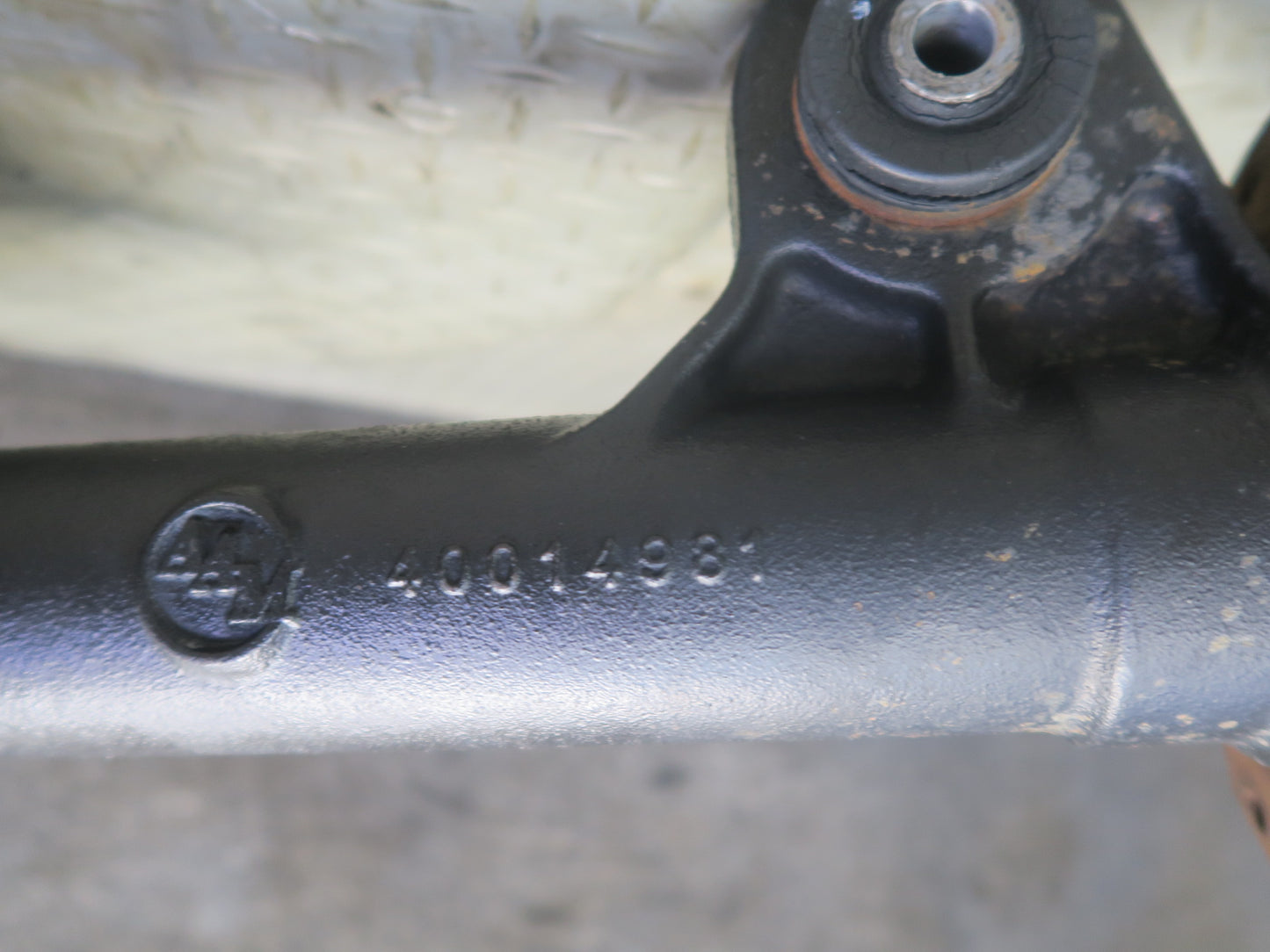 2003-2007 Hummer H2 4WD 4x4 Front Differential Carrier 4.10 Ratio