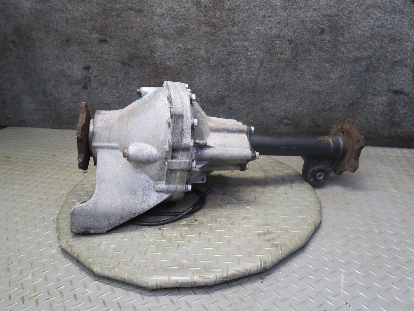 2003-2007 Hummer H2 4WD 4x4 Front Differential Carrier 4.10 Ratio