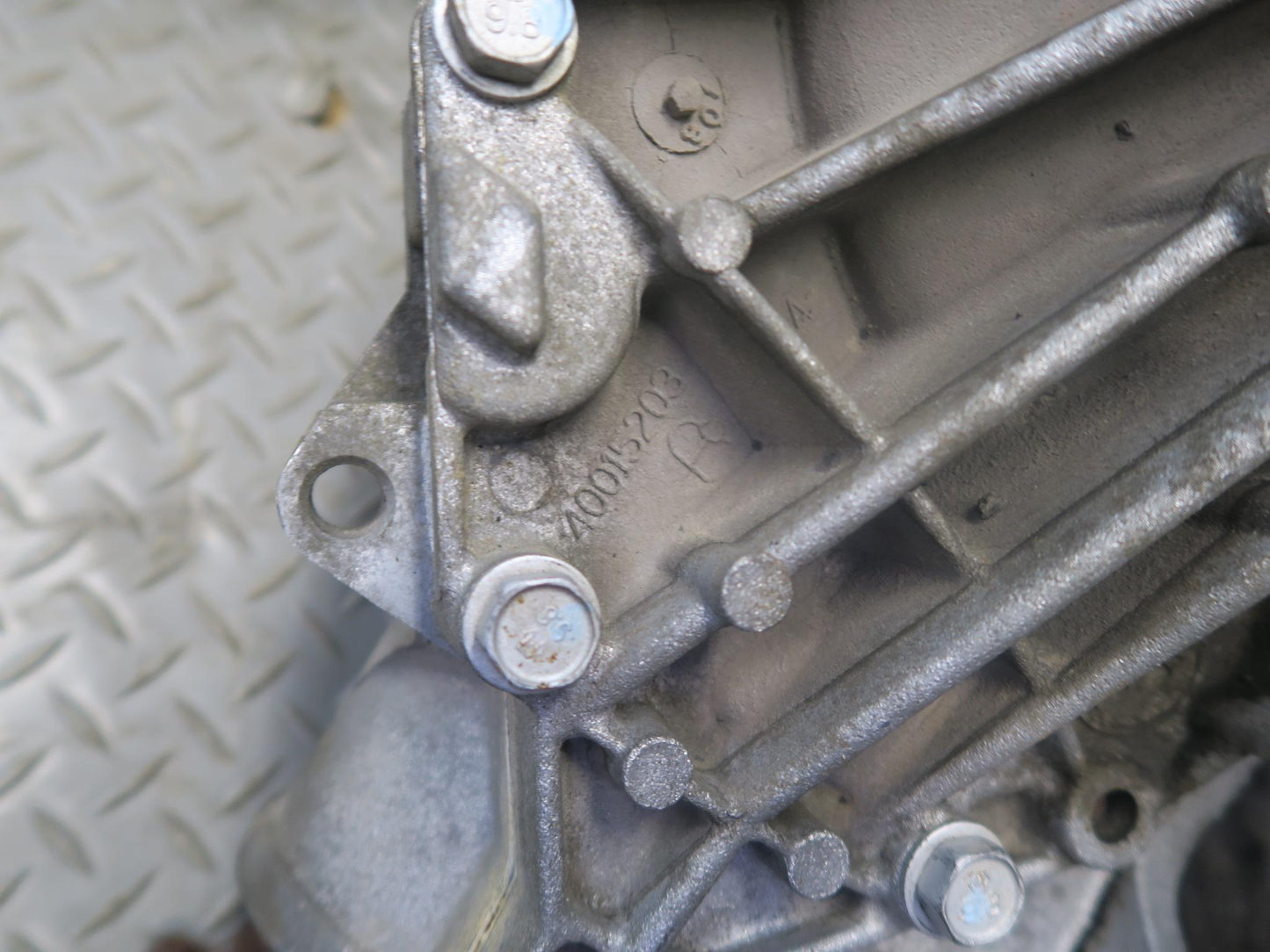 2003-2007 Hummer H2 4WD 4x4 Front Differential Carrier 4.10 Ratio