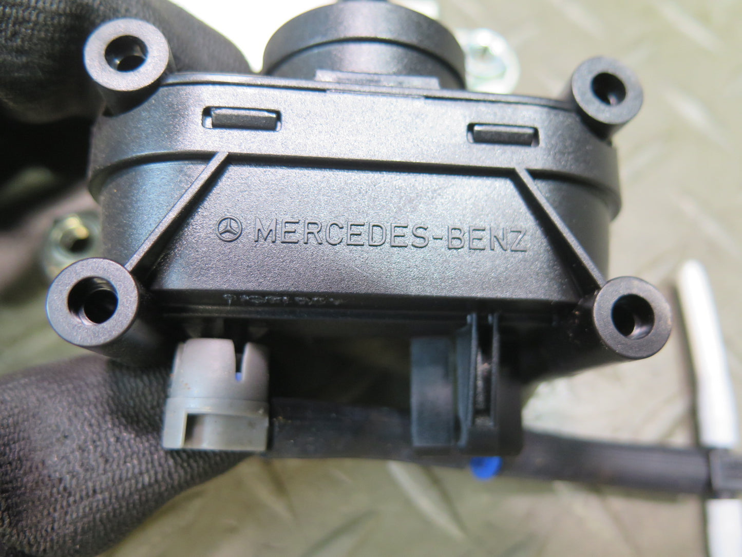 94-02 Mercedes R129 SL500 SL600 Rear Trunk Lid Lock Latch Actuator OEM