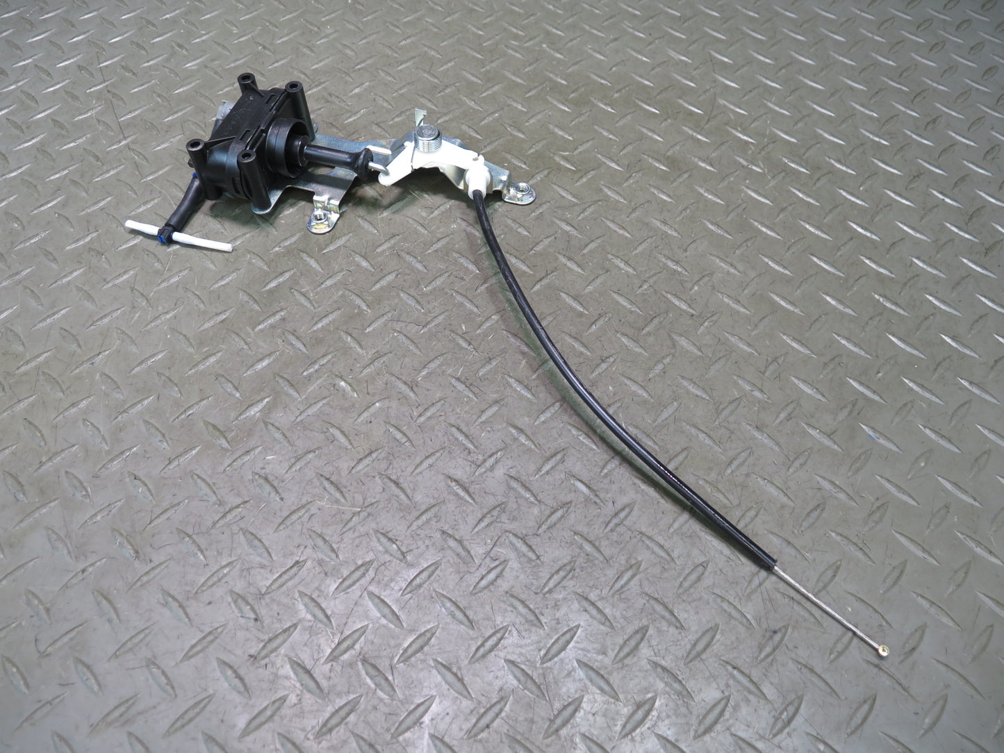 94-02 Mercedes R129 SL500 SL600 Rear Trunk Lid Lock Latch Actuator OEM