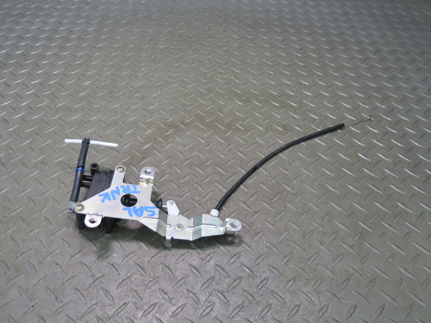 94-02 Mercedes R129 SL500 SL600 Rear Trunk Lid Lock Latch Actuator OEM