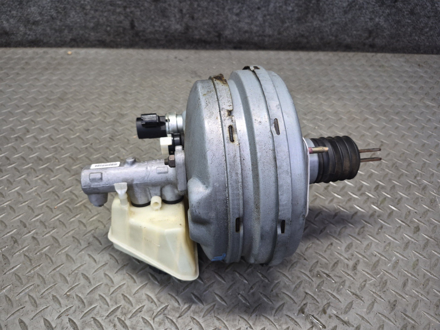 98-02 Mercedes R129 Sl-class Brake Master Cylinder Booster Fluid Reservoir OEM