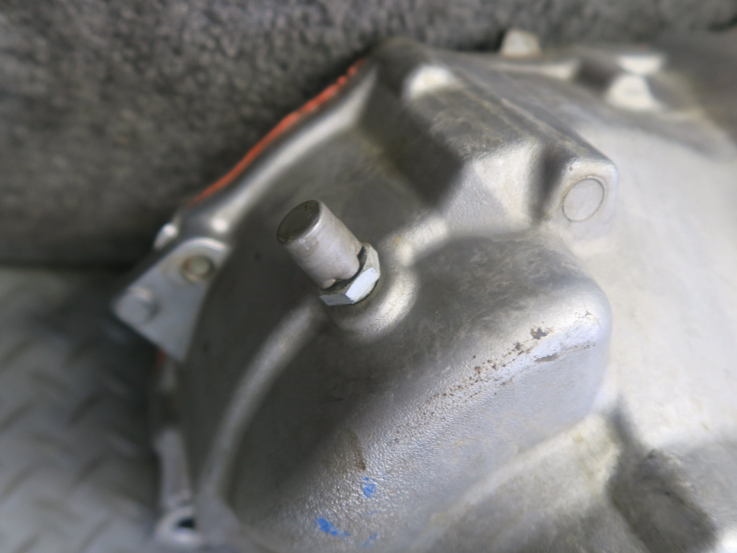 08-16 Lexus UVF46L LS600h AWD Front Axle Differential Carrier 3.916 Ratio OEM