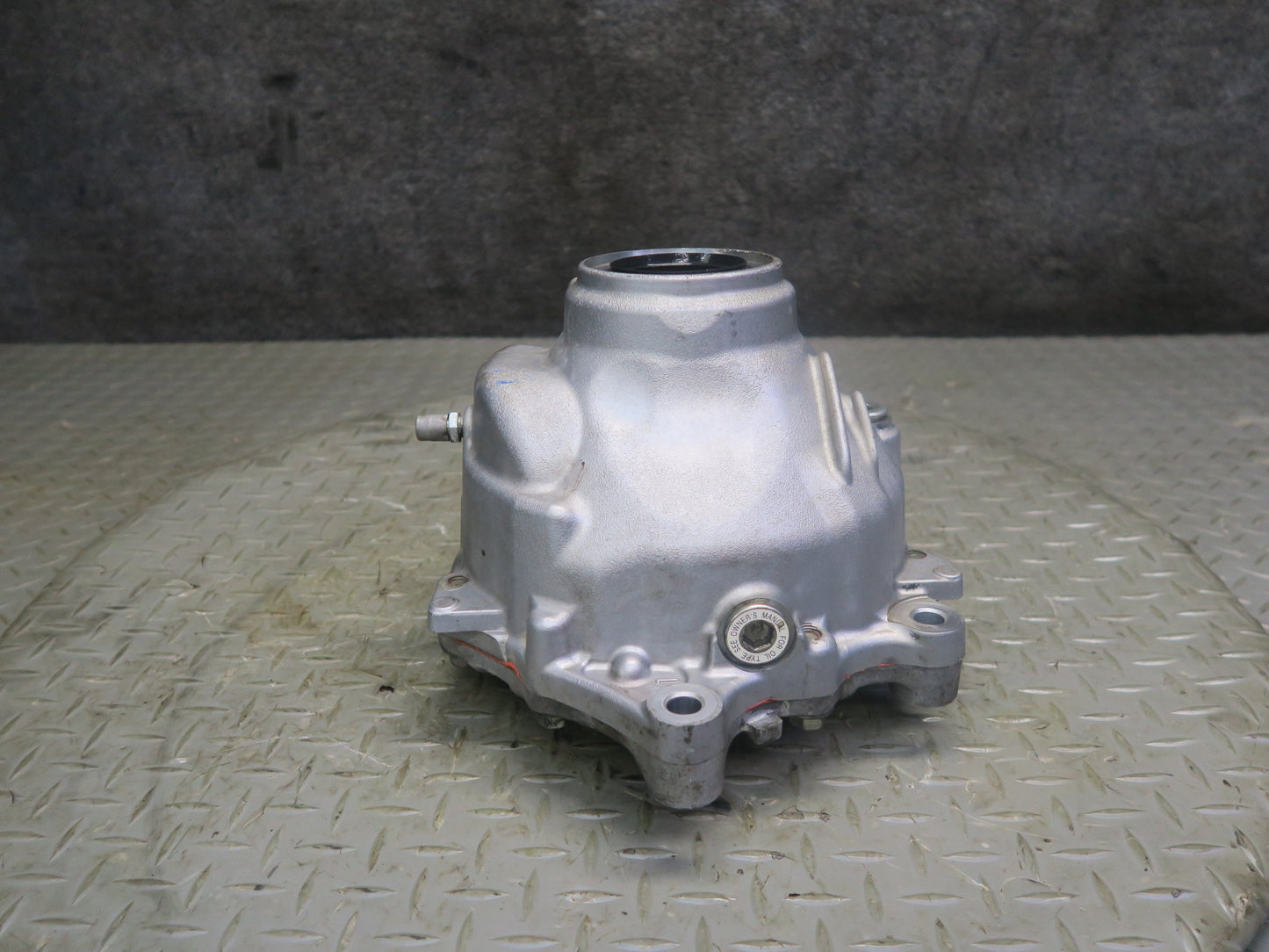 08-16 Lexus UVF46L LS600h AWD Front Axle Differential Carrier 3.916 Ratio OEM