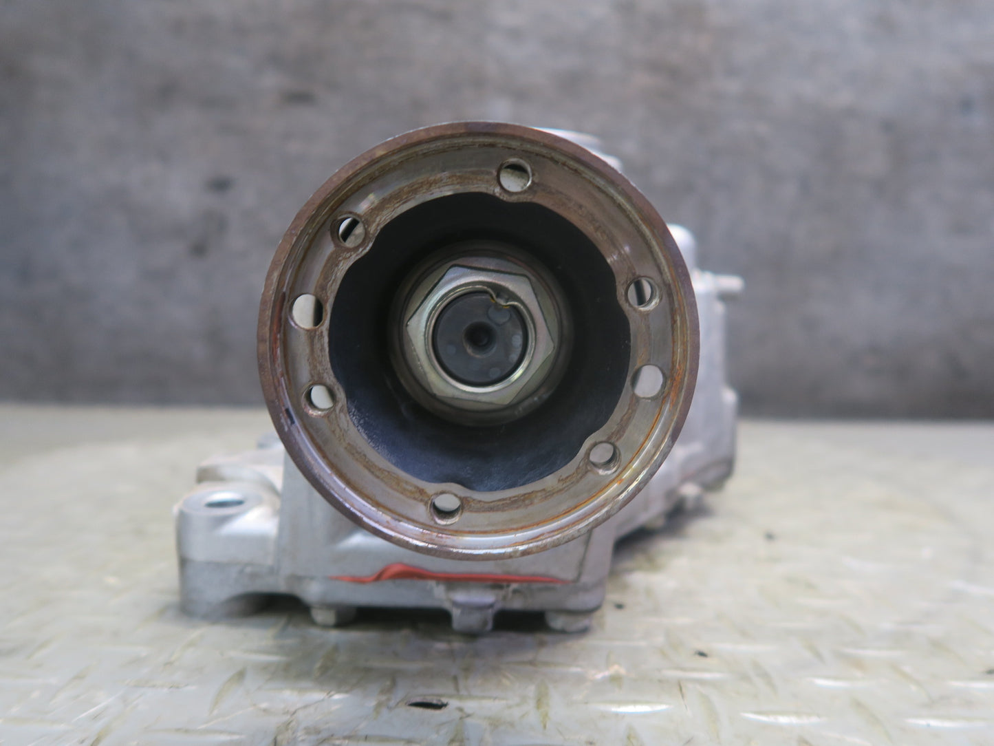 08-16 Lexus UVF46L LS600h AWD Front Axle Differential Carrier 3.916 Ratio OEM