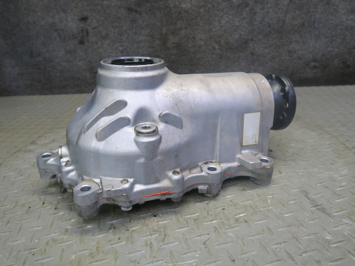 08-16 Lexus UVF46L LS600h AWD Front Axle Differential Carrier 3.916 Ratio OEM