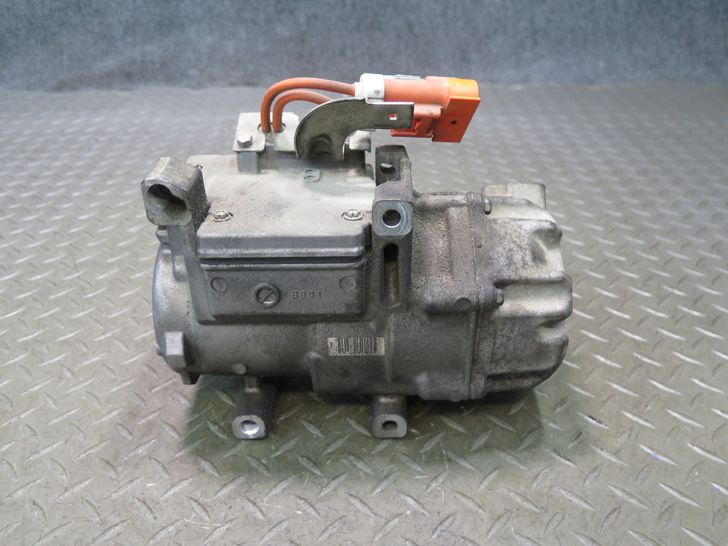 08-12 Lexus UVF46L LS600h A/C Air Condition Compressor 042200-0102 OEM