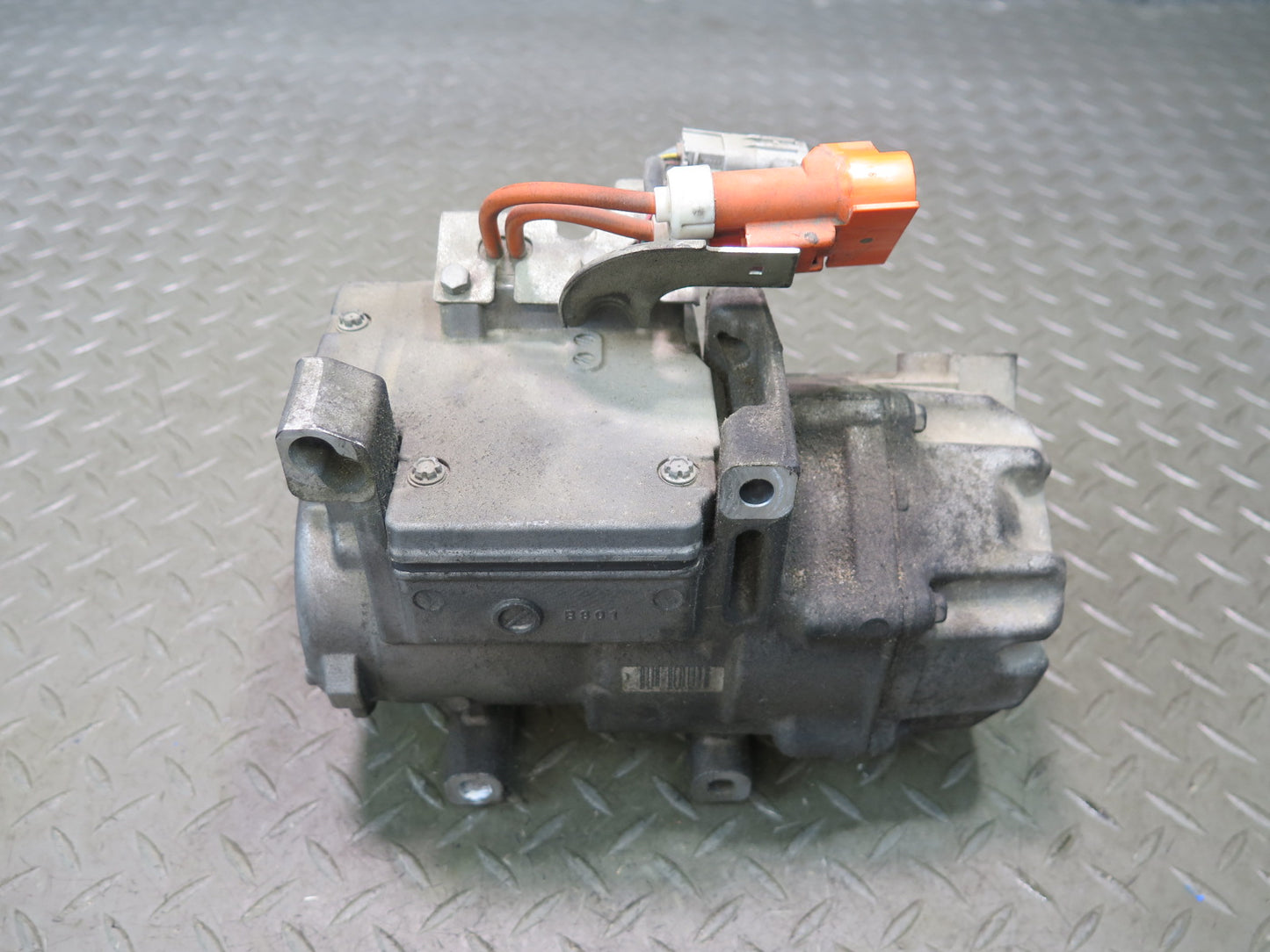 08-12 Lexus UVF46L LS600h A/C Air Condition Compressor 042200-0102 OEM