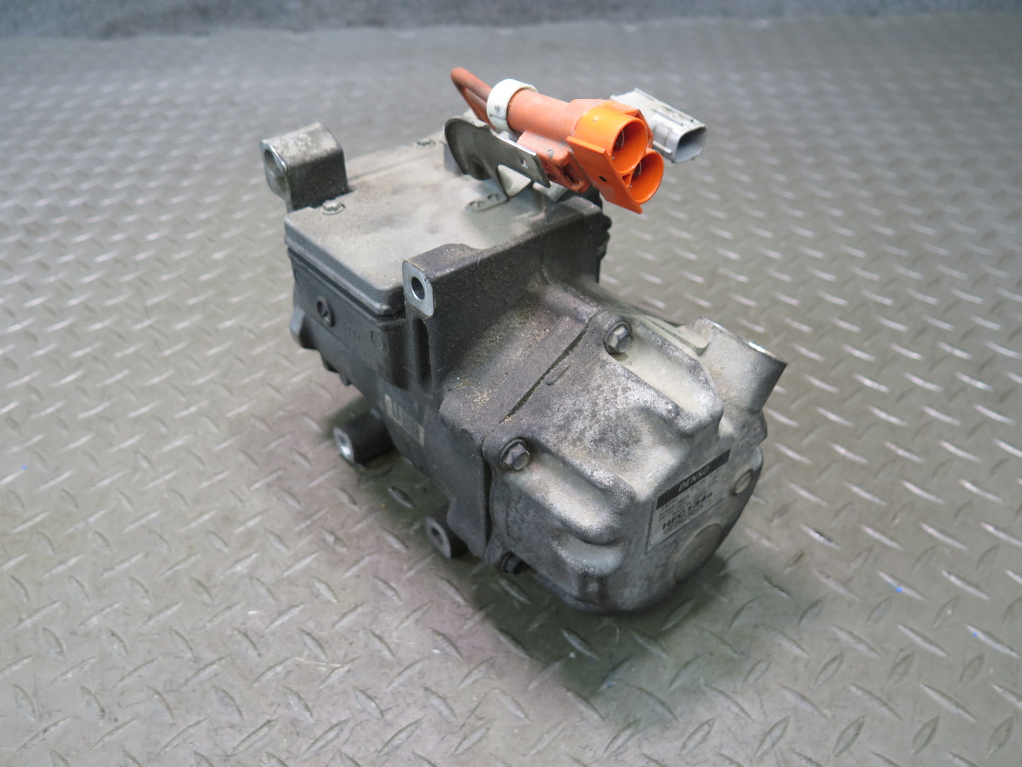 08-12 Lexus UVF46L LS600h A/C Air Condition Compressor 042200-0102 OEM