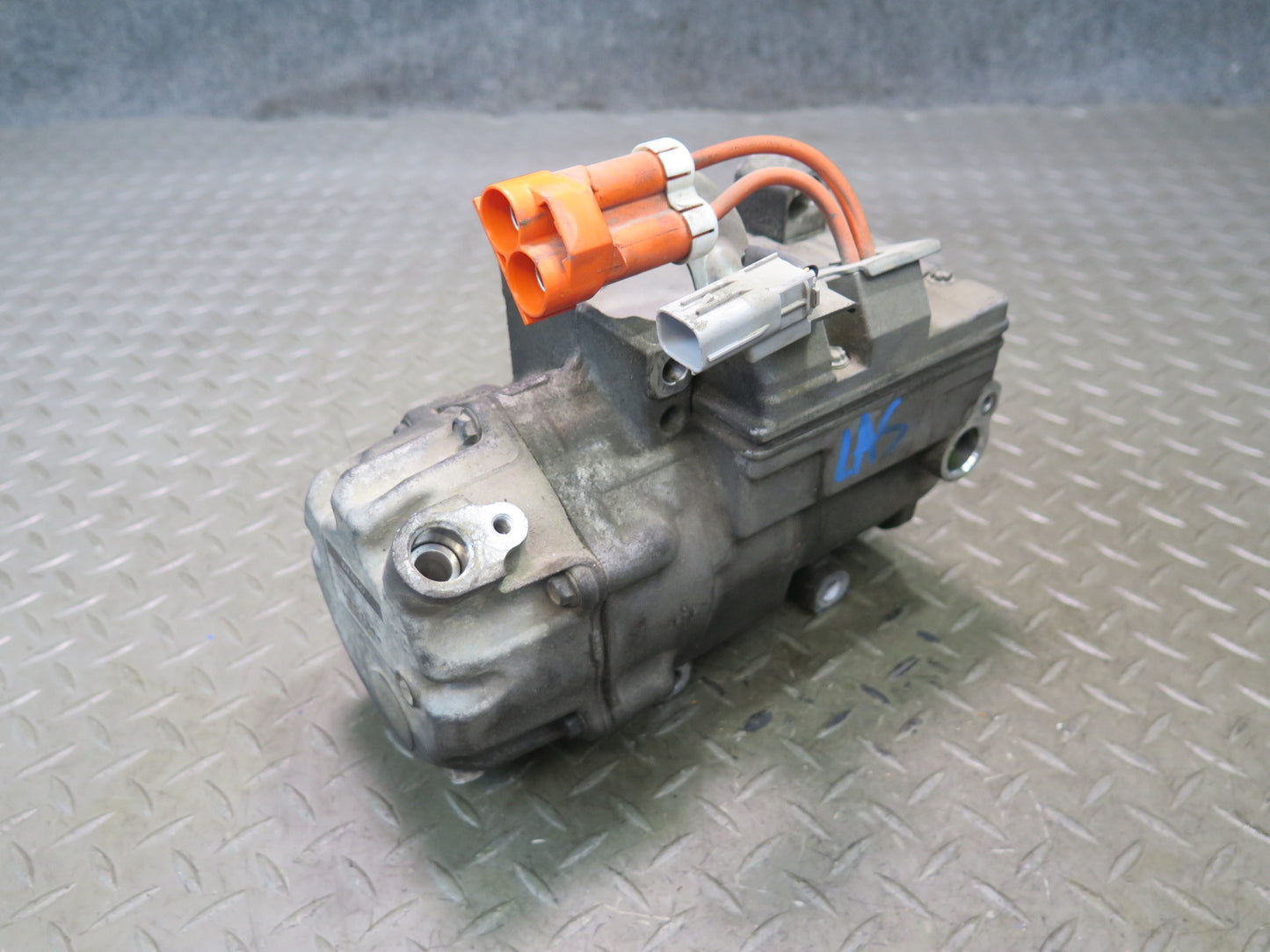 08-12 Lexus UVF46L LS600h A/C Air Condition Compressor 042200-0102 OEM