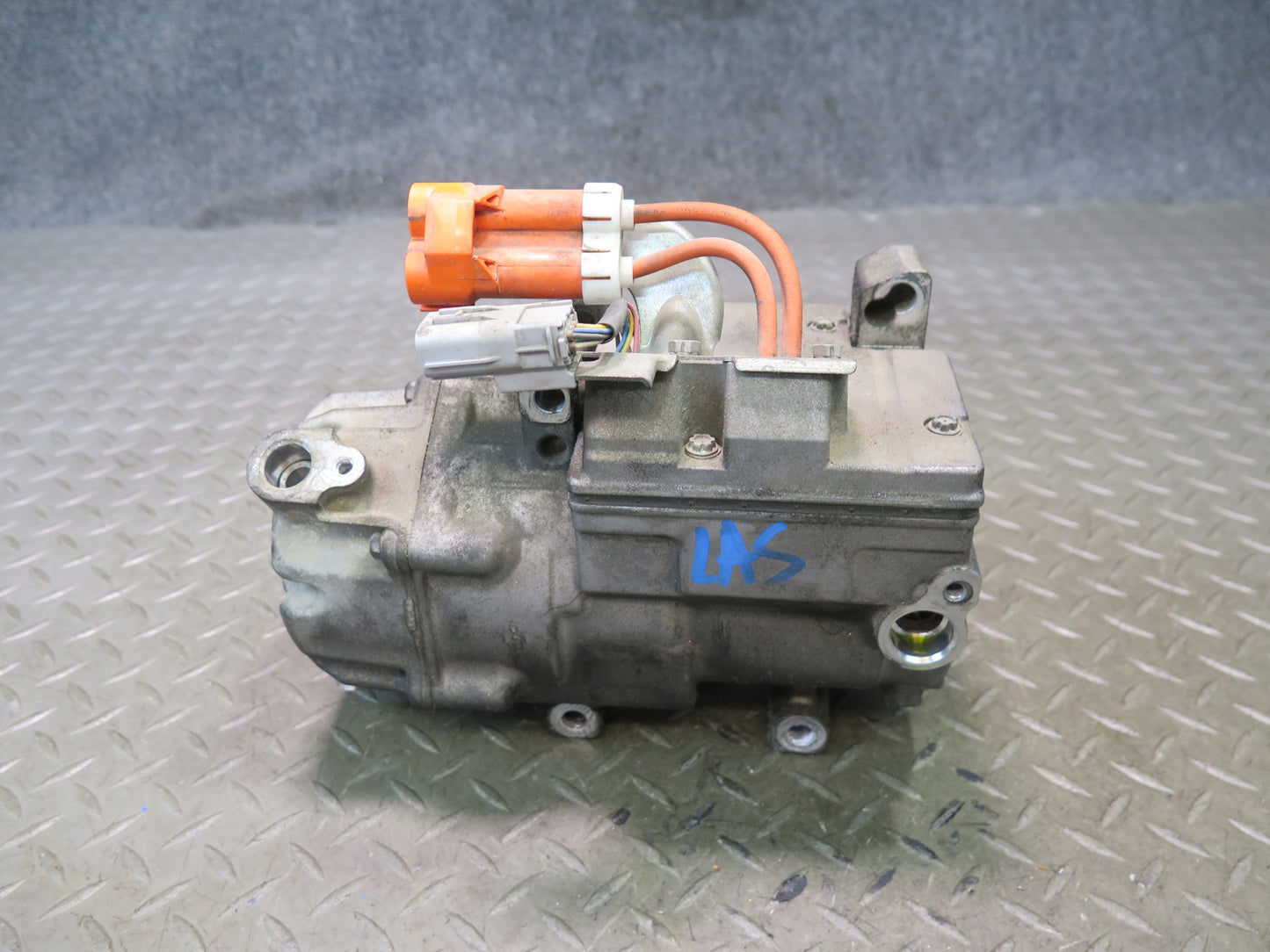 08-12 Lexus UVF46L LS600h A/C Air Condition Compressor 042200-0102 OEM