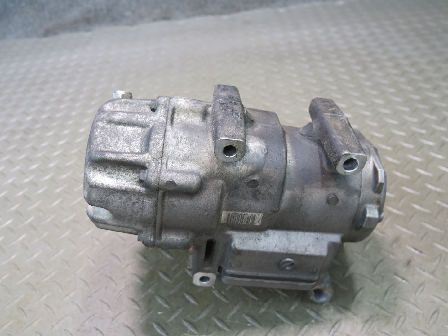08-12 Lexus UVF46L LS600h A/C Air Condition Compressor 042200-0102 OEM