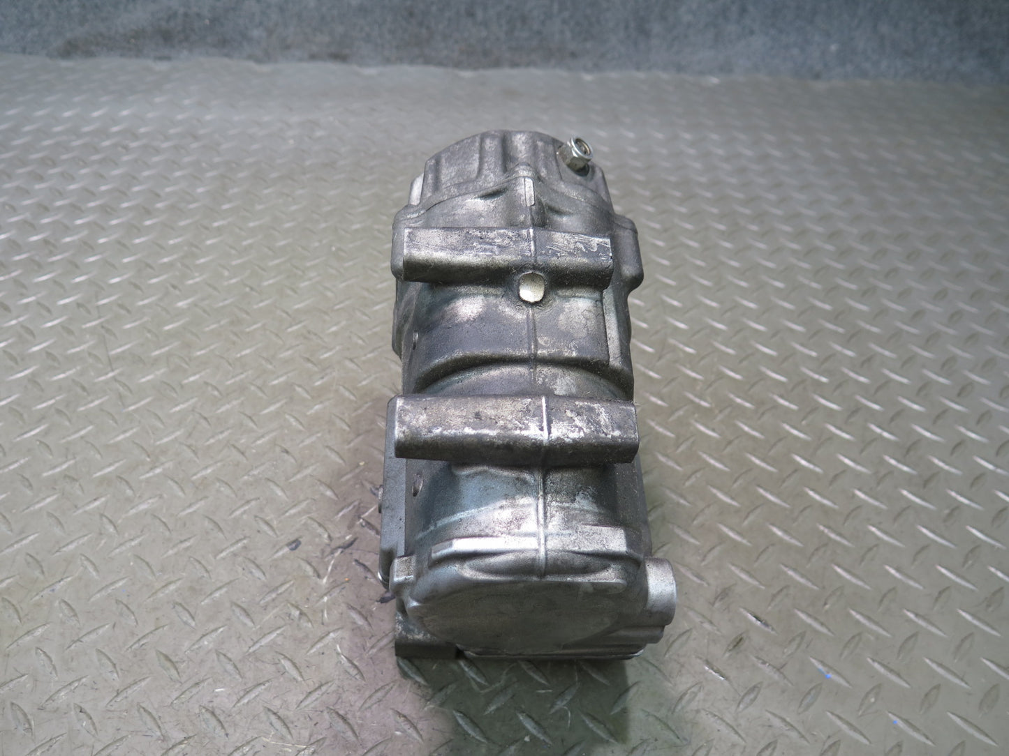 08-12 Lexus UVF46L LS600h A/C Air Condition Compressor 042200-0102 OEM