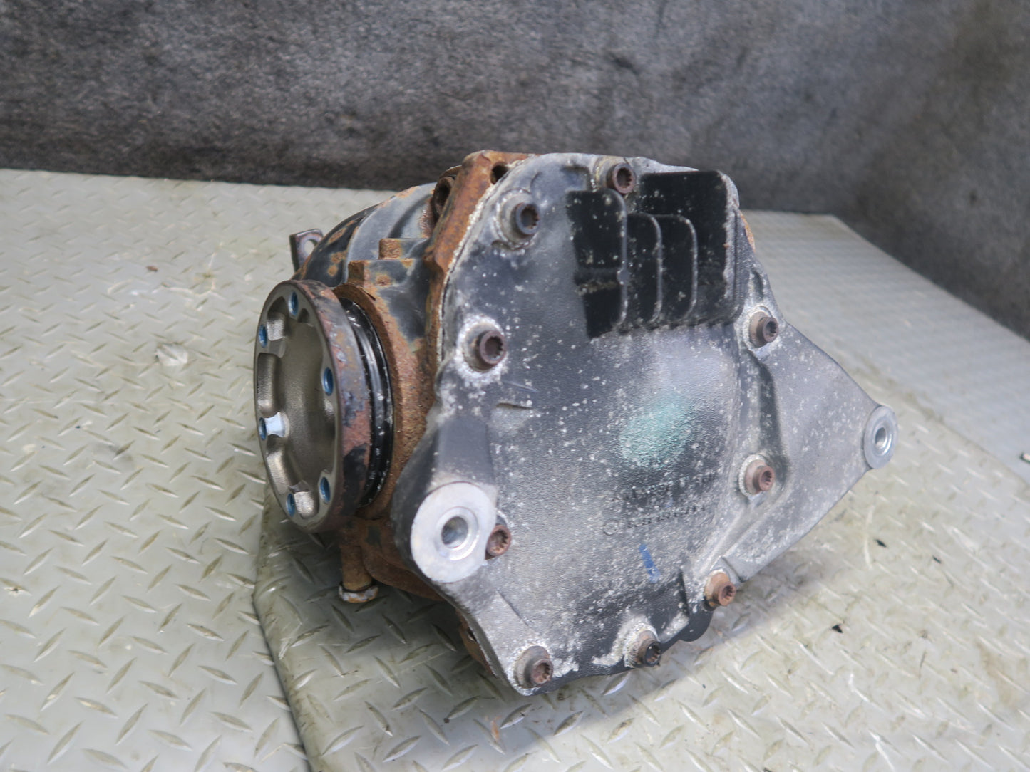 99-02 Mercedes R129 SL500 Rear Axle Differential Carrier 2.65 Ratio OEM