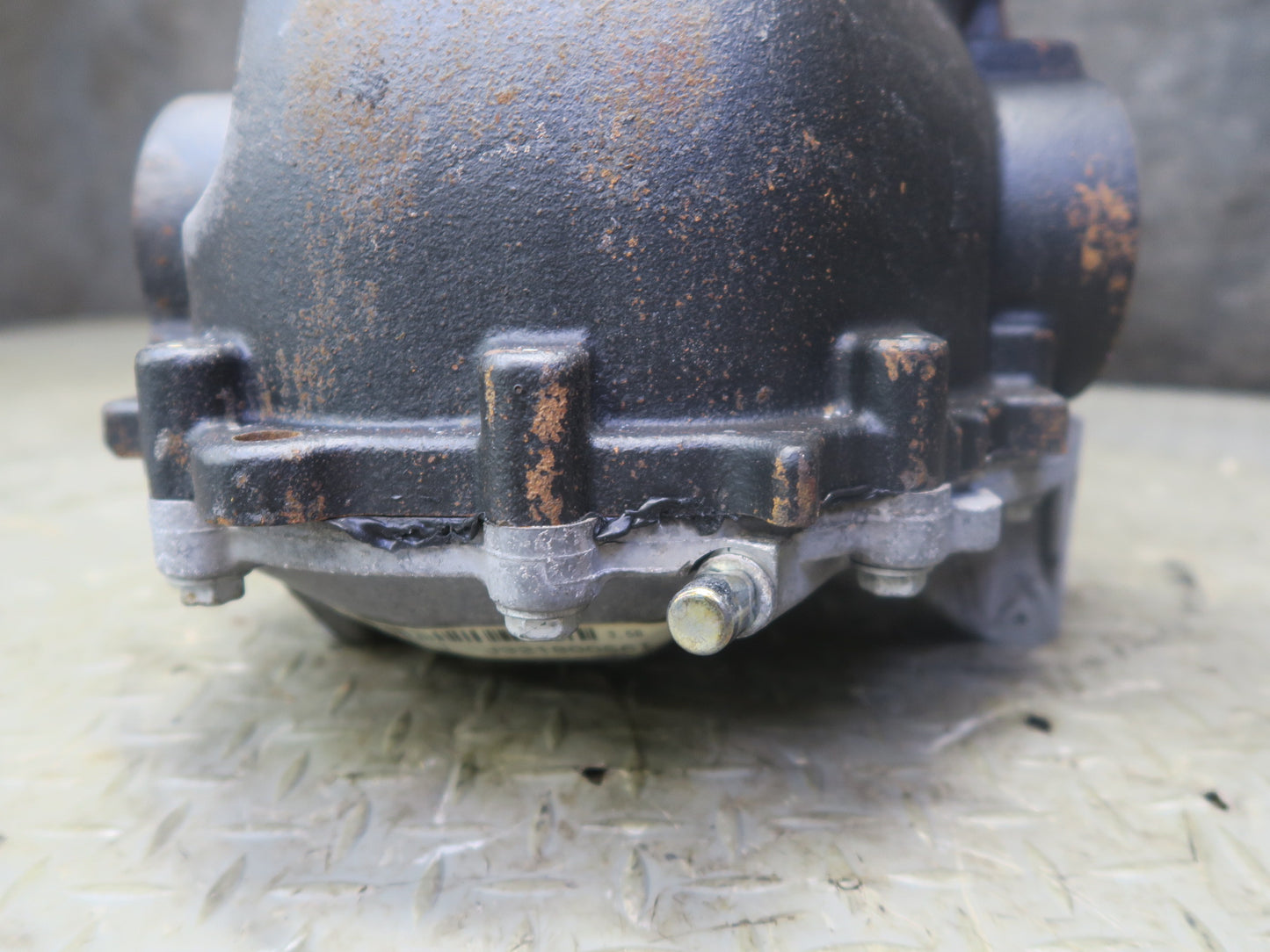 03-05 Ford Thunderbird Rear Differential Carrier 3.58 Ratio 169k Miles OEM