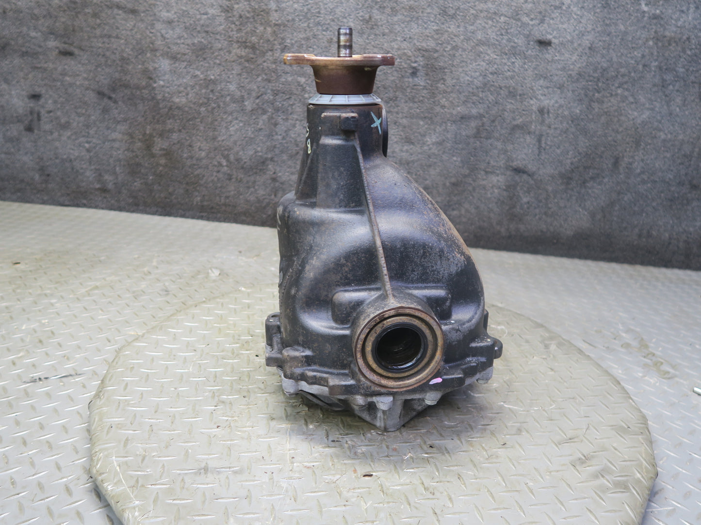 03-05 Ford Thunderbird Rear Differential Carrier 3.58 Ratio 169k Miles OEM