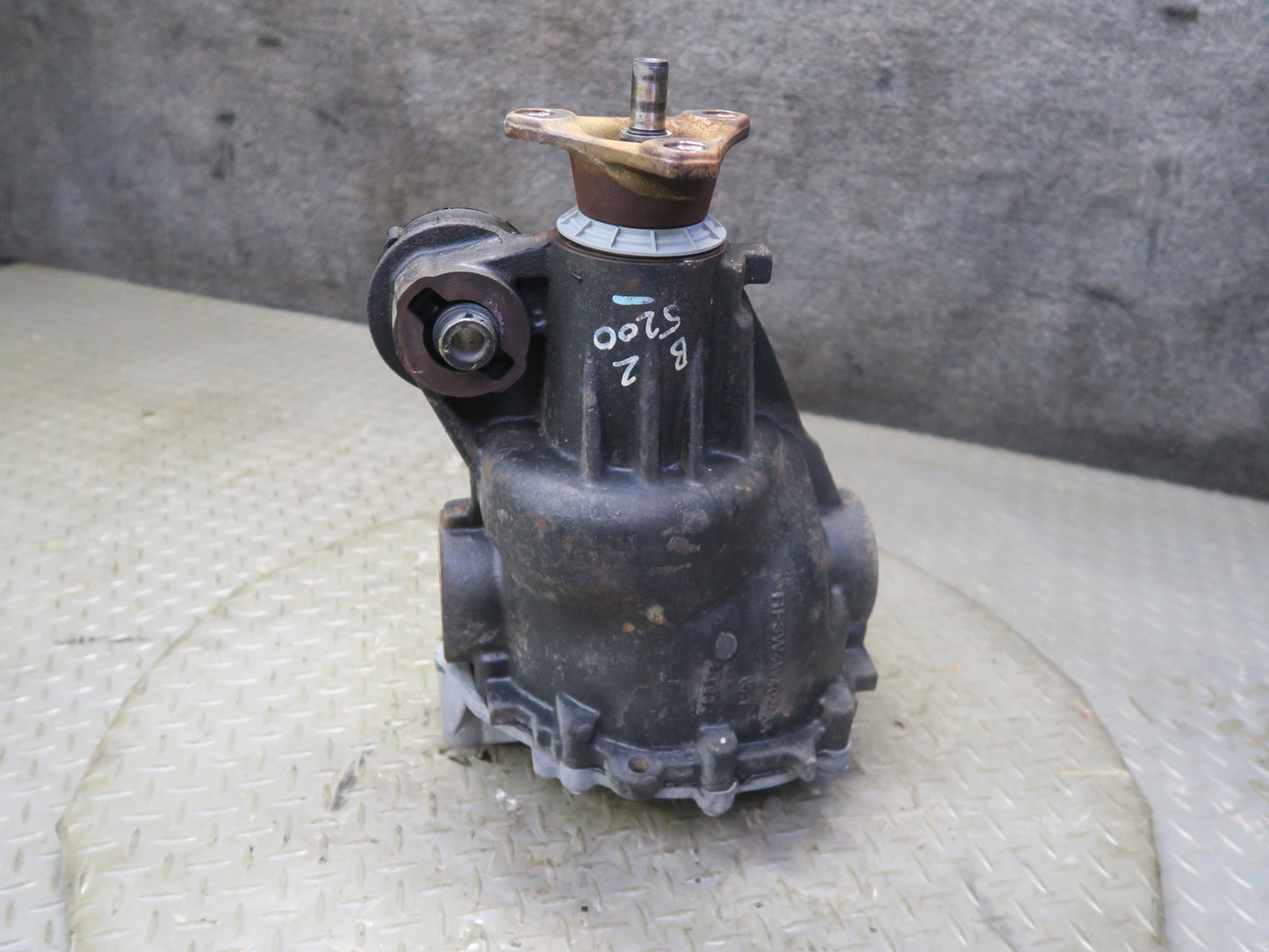 03-05 Ford Thunderbird Rear Differential Carrier 3.58 Ratio 169k Miles OEM