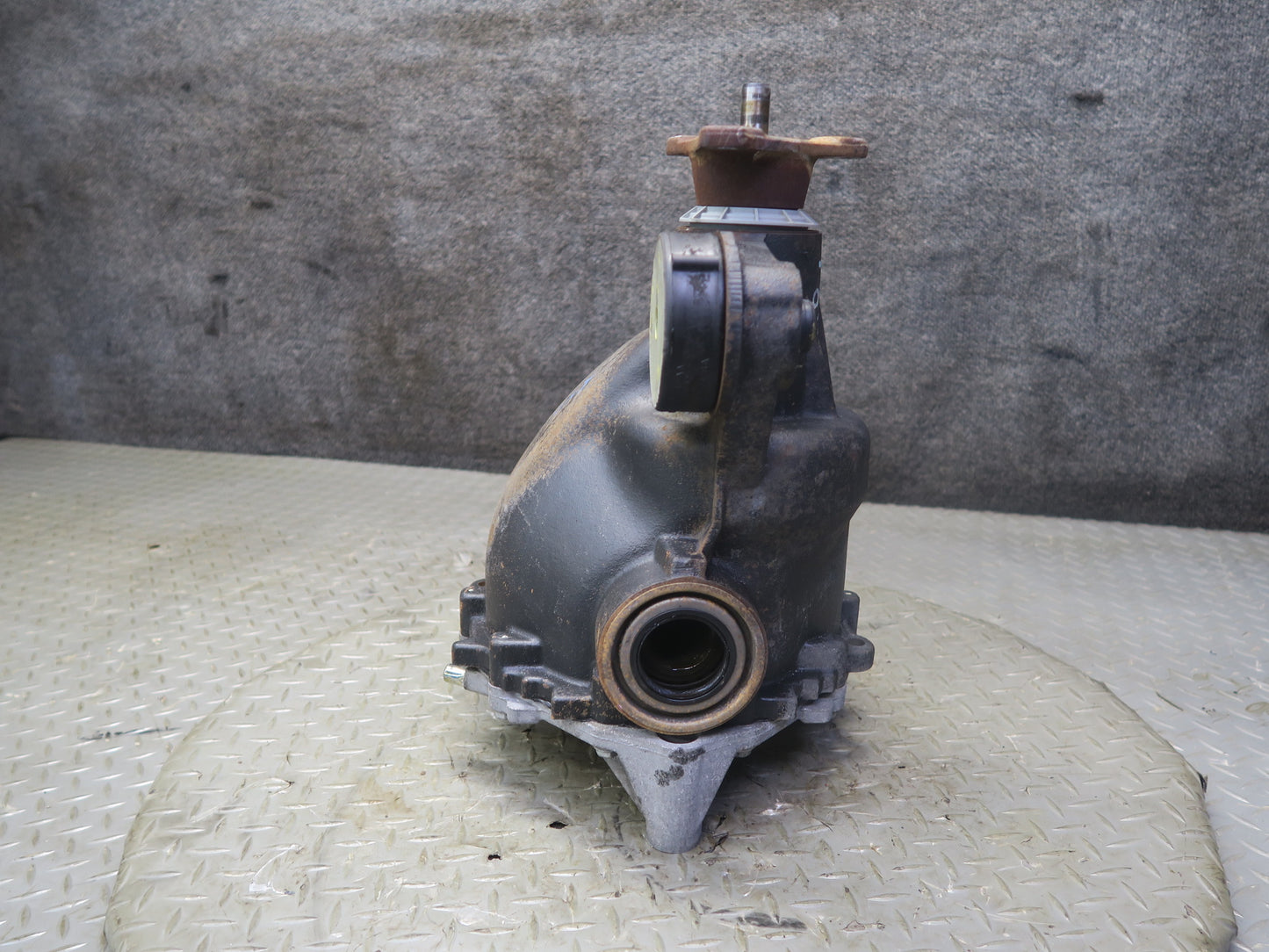 03-05 Ford Thunderbird Rear Differential Carrier 3.58 Ratio 169k Miles OEM