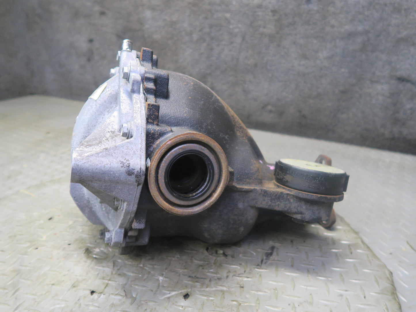 03-05 Ford Thunderbird Rear Differential Carrier 3.58 Ratio 169k Miles OEM