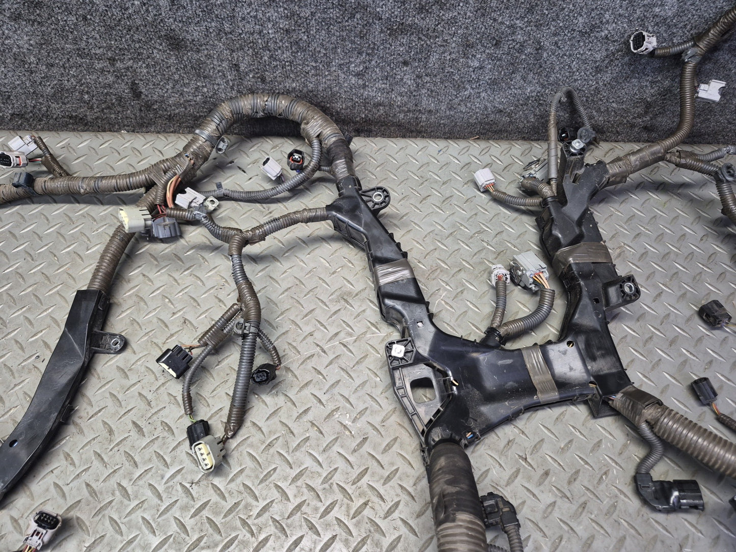 08-09 Lexus UVF46L LS600h 2URFSE Hybrid Engine Wire Wiring Harness OEM