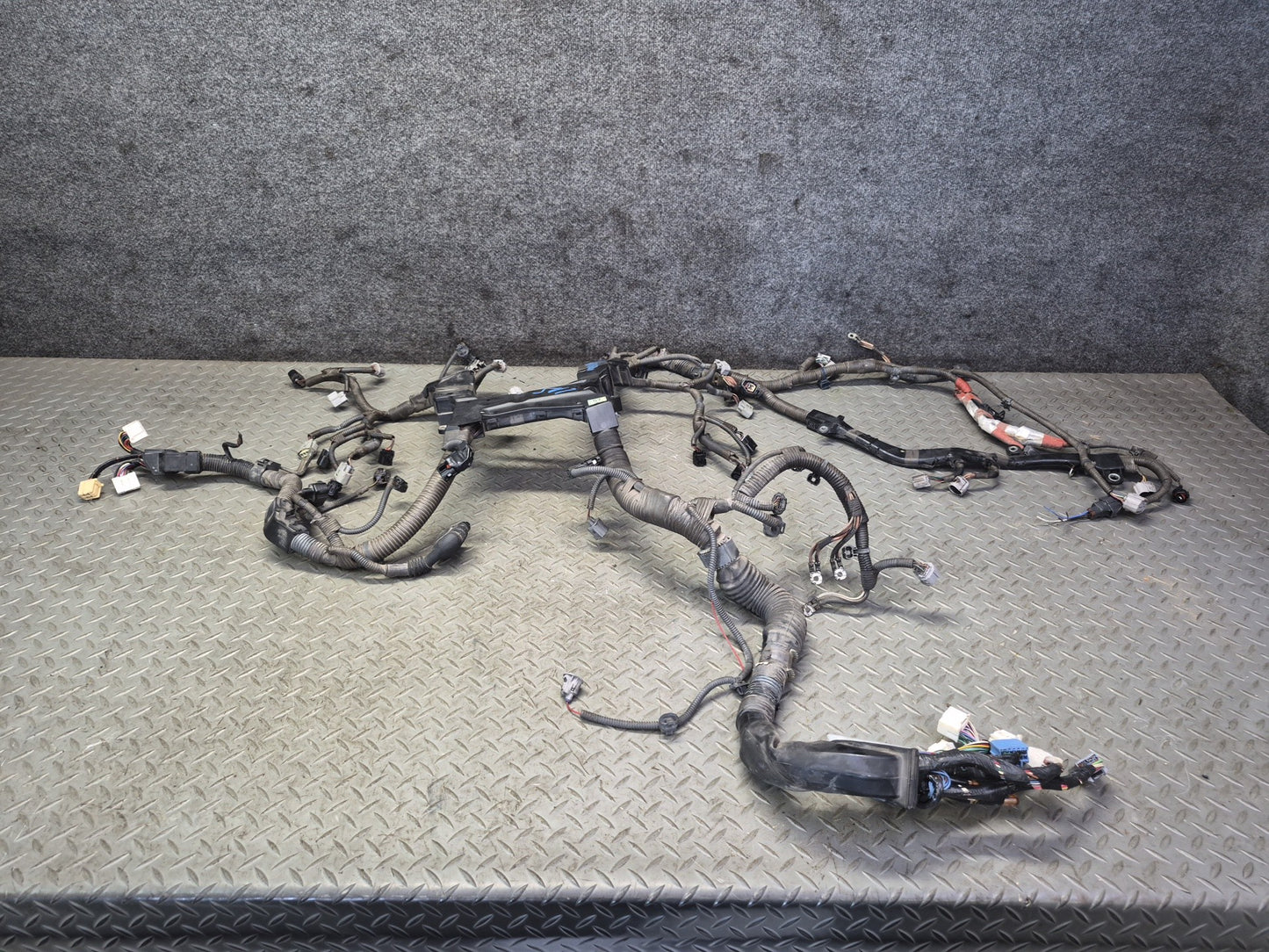 08-09 Lexus UVF46L LS600h 2URFSE Hybrid Engine Wire Wiring Harness OEM