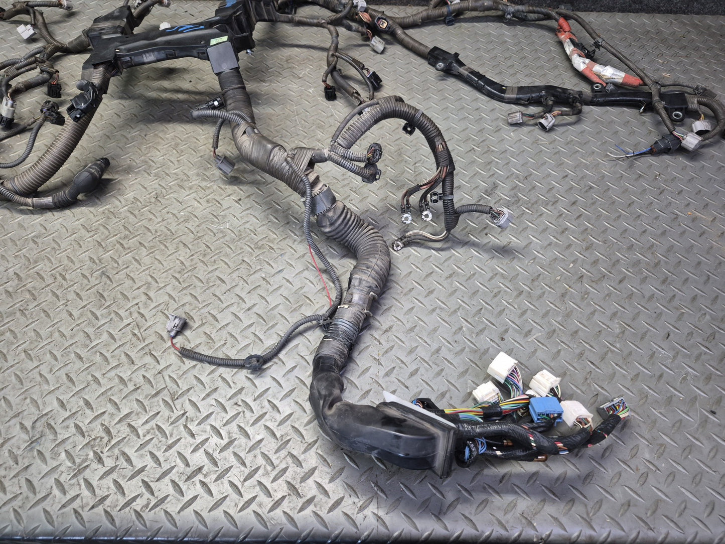 08-09 Lexus UVF46L LS600h 2URFSE Hybrid Engine Wire Wiring Harness OEM