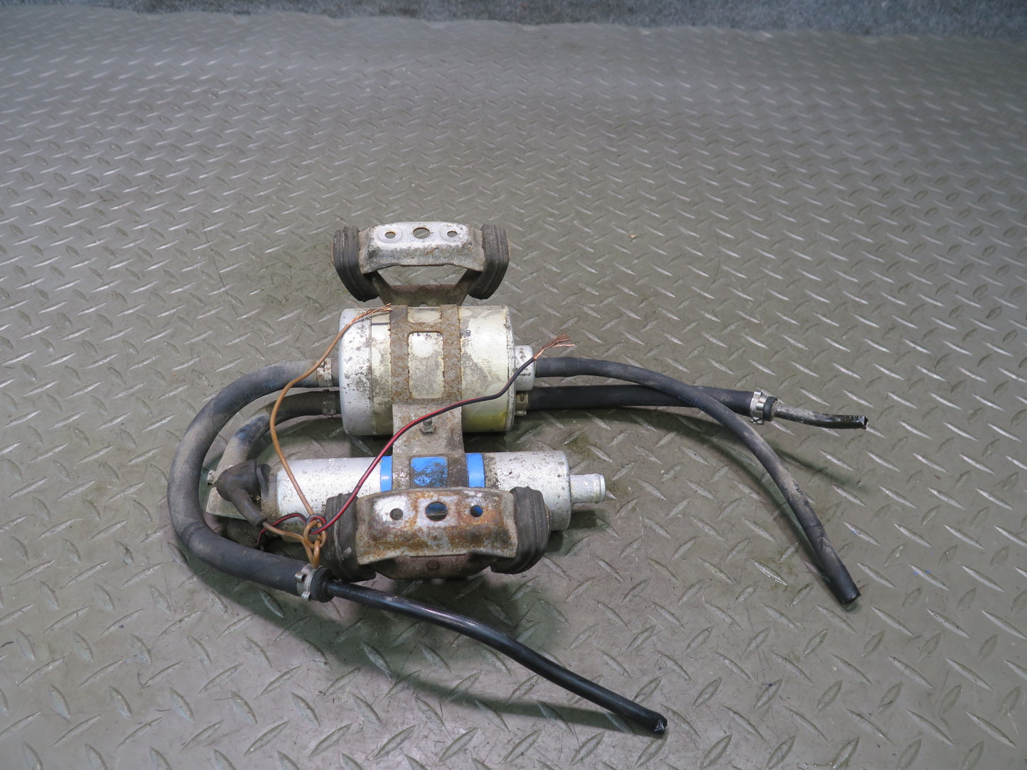99-02 Mercedes R129 Sl-class Fuel Filter & Auxiliary Pump Assembly OEM